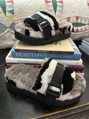 UGG Fluffita Cali Collage  size 7
